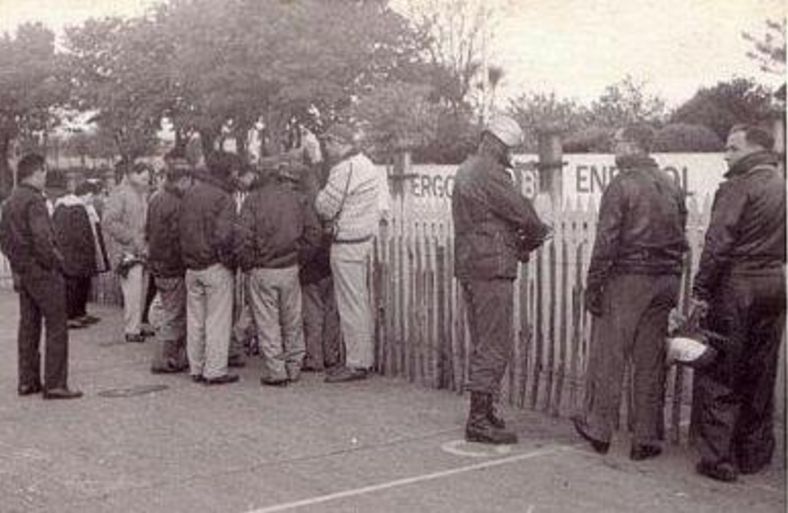 I met the Honda team up at the Paddock in 1959 and followed them to the Nursery Hotel in Onchan where they were staying....I soon had a good rapport with the riders and mechanics which lasted quite a number of years ----- That's me in the bonny jacket